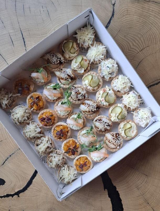 Платтер "Праздничные закуски" - L Платтер "Праздничные закуски" - L